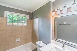 12906 Southspring Dr, Houston, TX 77047 - Photo 16