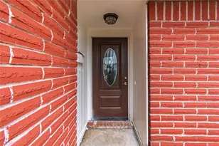 12906 Southspring Dr, Houston, TX 77047 - Photo 2