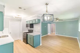 12906 Southspring Dr, Houston, TX 77047 - Photo 8