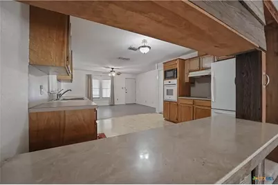 226 Thornton Street, Gonzales, TX 78629 - Photo 10
