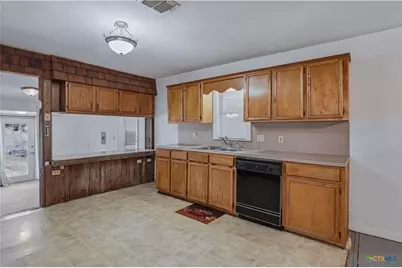 226 Thornton Street, Gonzales, TX 78629 - Photo 4