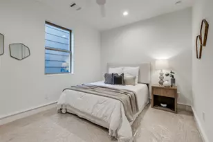 1012 E 26th St, Houston, TX 77009 - Photo 32