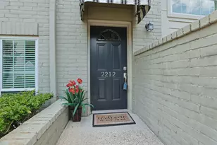 2212 Hopkins St, Houston, TX 77006 - Photo 2