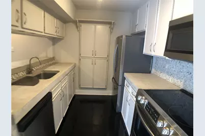8505 Wilcrest Drive, Houston, TX 77099 - Photo 4