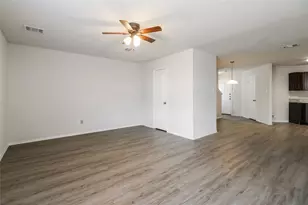 356 Upper Creek Dr, Willis, TX 77378 - Photo 4