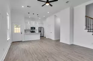 5128 Clover St, Houston, TX 77033 - Photo 4