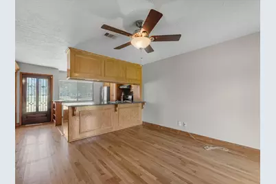 10319 Dunvegan Way, Houston, TX 77013 - Photo 6