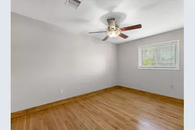 10319 Dunvegan Way, Houston, TX 77013 - Photo 14