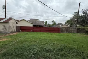 10319 Dunvegan Way, Houston, TX 77013 - Photo 18