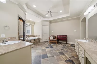 15 Laurelwood Drive, Houston, TX 77058 - Photo 22