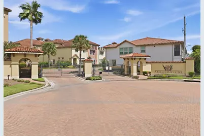 15 Laurelwood Drive, Houston, TX 77058 - Photo 1