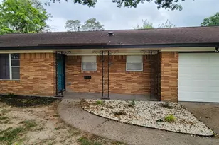 4921 Nina Lee Ln, Houston, TX 77092 - Photo 2