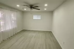 4921 Nina Lee Ln, Houston, TX 77092 - Photo 8