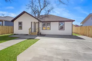 7606 Ilex St, Houston, TX 77012 - Photo 2