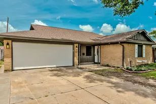 408 N 36th St, Nederland, TX 77627 - Photo 6
