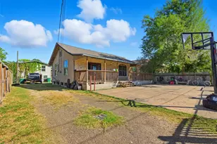 2017 Sadler St, Houston, TX 77093 - Photo 2