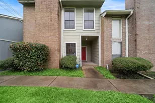 8433 Wednesbury Ln, Houston, TX 77074 - Photo 2
