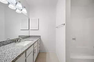 8433 Wednesbury Ln, Houston, TX 77074 - Photo 14