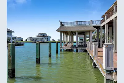 1239 Lagoon Drive, Crystal Beach, TX 77650 - Photo 18