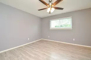 12791 Lake Conroe Hills Dr, Willis, TX 77318 - Photo 8