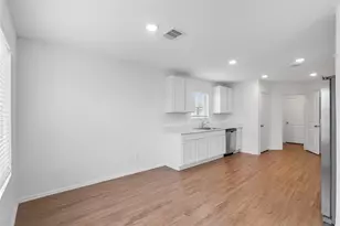 3034 Twisted Myrtle Dr, Conroe, TX 77301 - Photo 6