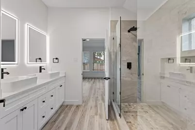130 S Spinning Wheel Circle, The Woodlands, TX 77382 - Photo 20