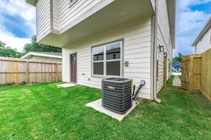 789 Fortune St, Houston, TX 77088 - Photo 32