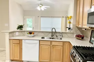 186 N Valley Oaks Cir, The Woodlands, TX 77382 - Photo 6