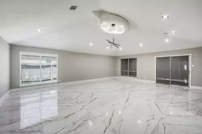 7834 Vickijohn Drive, Houston, TX 77071 - Photo 10