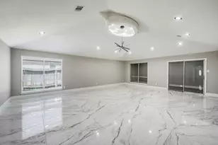 7834 Vickijohn Dr, Houston, TX 77071 - Photo 10