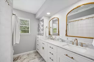 10730 Cedar Creek Dr, Houston, TX 77042 - Photo 18