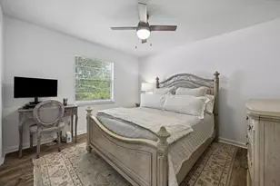 10730 Cedar Creek Dr, Houston, TX 77042 - Photo 22