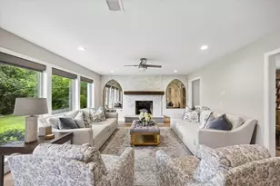 10730 Cedar Creek Dr, Houston, TX 77042 - Photo 8
