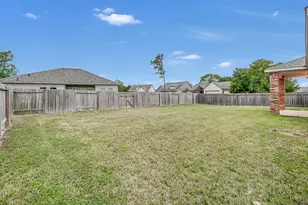 12357 Lake Conroe Hills Dr, Willis, TX 77318 - Photo 18