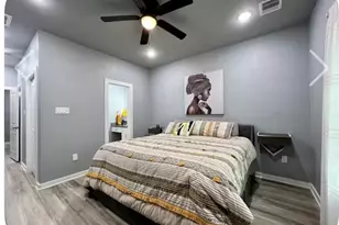 7925 Brandon St St, Houston, TX 77051 - Photo 4