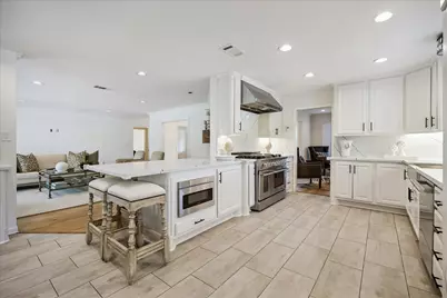 7910 Del Monte Drive, Houston, TX 77063 - Photo 12