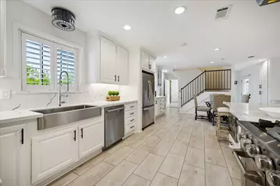 7910 Del Monte Drive, Houston, TX 77063 - Photo 8