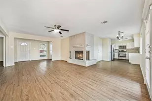 103 Brigadoon Ln, Friendswood, TX 77546 - Photo 4