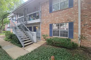 2250 Bering Dr, Houston, TX 77057 - Photo 2