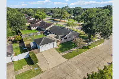 15703 Blackhawk Boulevard, Friendswood, TX 77546 - Photo 4