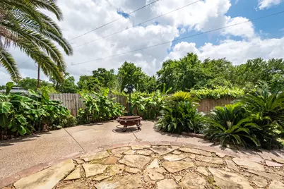 1015 Highlands Woods Drive, Highlands, TX 77562 - Photo 36