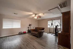 1015 Highlands Woods Dr, Highlands, TX 77562 - Photo 20