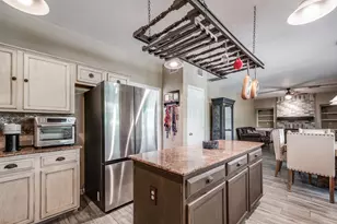 1015 Highlands Woods Dr, Highlands, TX 77562 - Photo 14