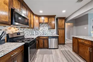 7429 Valeda Dr, Deer Park, TX 77536 - Photo 8