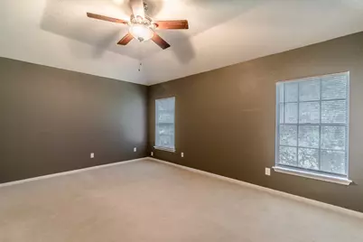 6015 Henniker Drive, Houston, TX 77041 - Photo 14