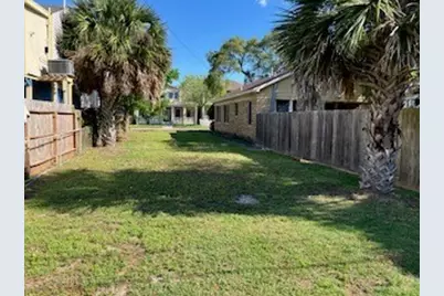 1723 M 1/2 Avenue, Galveston, TX 77550 - Photo 6