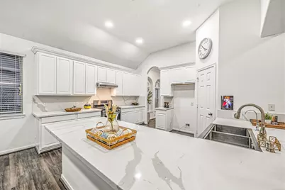 2010 Lincoln Crest Way, Sugar Land, TX 77498 - Photo 14