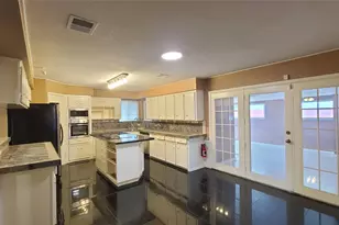 902 Ashford Pkwy, Houston, TX 77077 - Photo 14