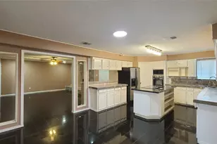 902 Ashford Pkwy, Houston, TX 77077 - Photo 18