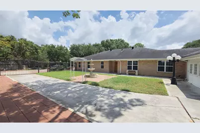 902 Ashford Parkway, Houston, TX 77077 - Photo 1